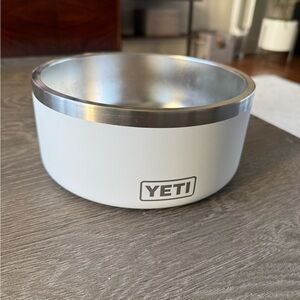 YETI Boomer Dog Bowl White 8 Cups - used